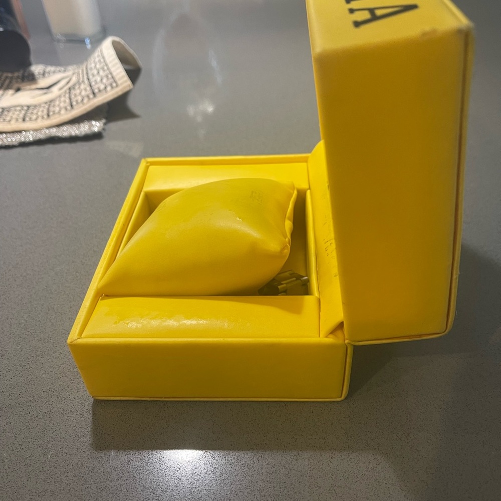 Empty box - Picture 7 of 7